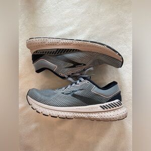 Brooks Running Shoes 7.5
